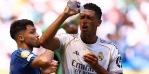 Cảnh báo về nguy cơ sức khỏe cầu thủ ở giải đấu