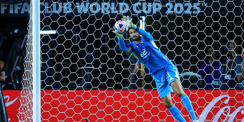 Quy định mới về thời gian kiểm soát bóng của thủ môn