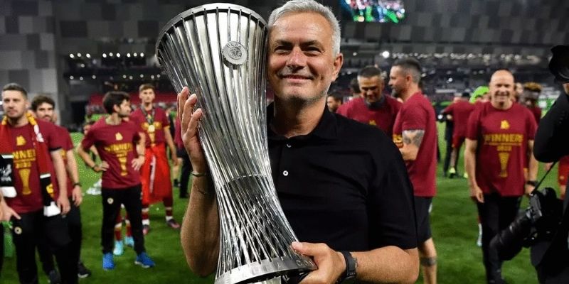 Cup C3 Châu Âu 32 Những chiến lược gia thành công ở UECL